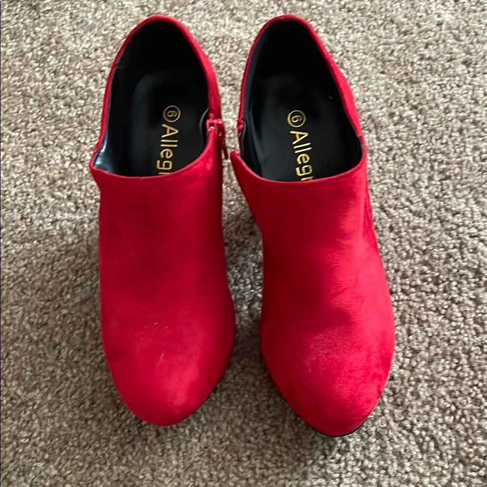 Allegra K Red Ankle Boots with Suede Finish and Chunky Heel
